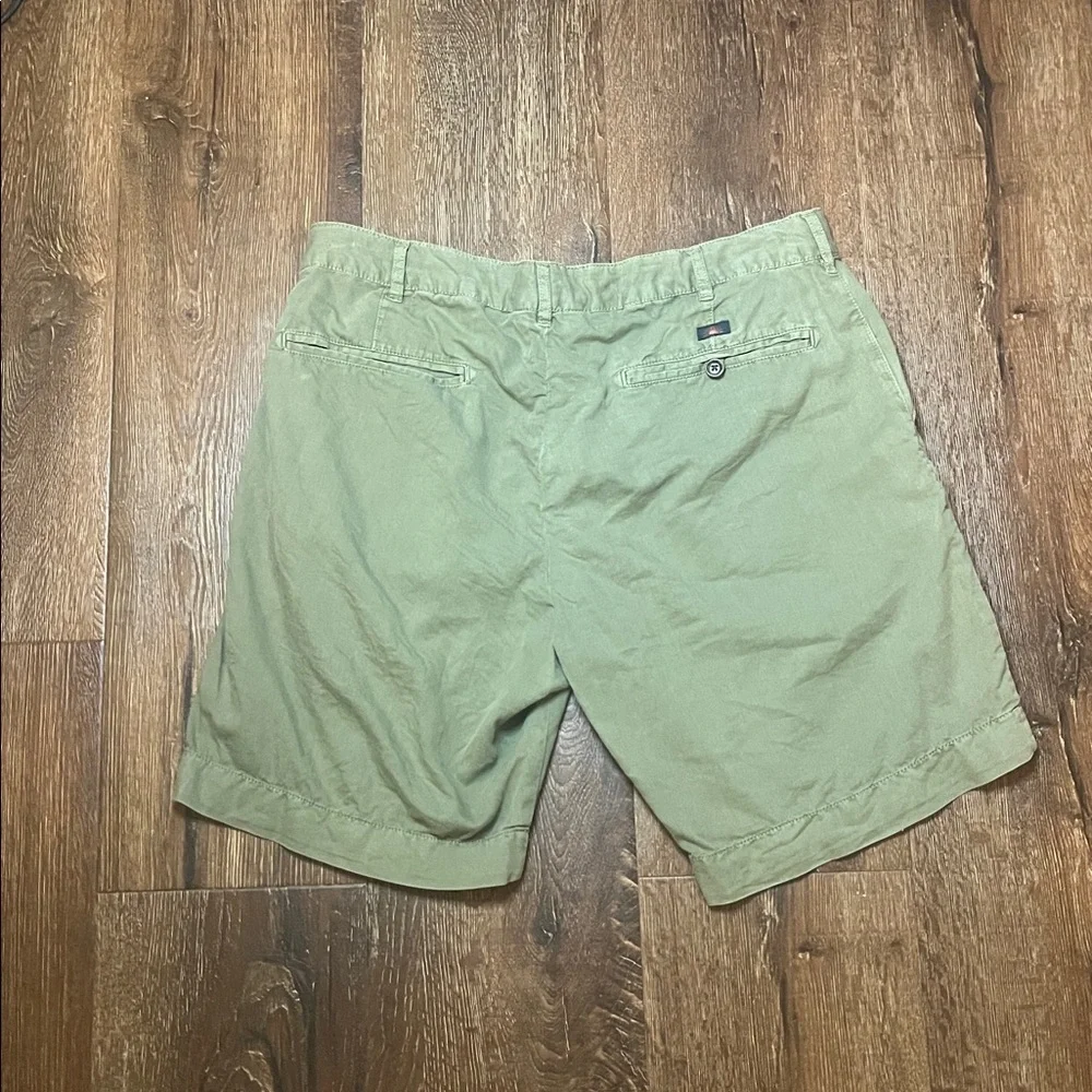 Faherty men's Olive Green shorts EUC 33